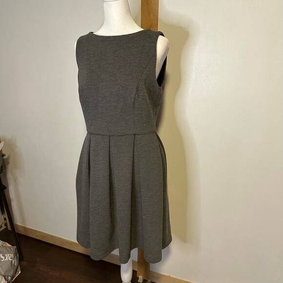 Isaac Mizrahi gray ribbed a-line dress size 8 - Picture 4 of 13